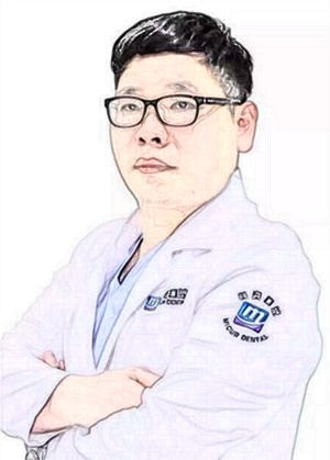 王明